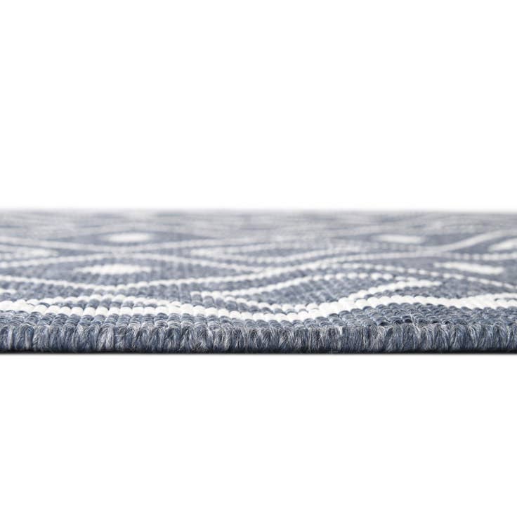 Detail image of 7' 10 x 7' 10 Easy-Clean Lattice Indoor / Outdoor Square Rug