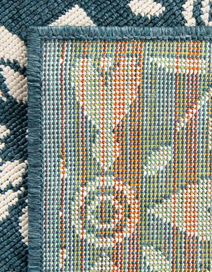 Detail image of 7' 10 x 7' 10 Washable Lattice Indoor / Outdoor Square Rug