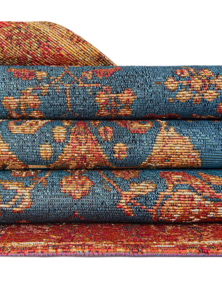 Detail image of 10' x 10'  Washable Traditional Indoor / Outdoor Square Rug