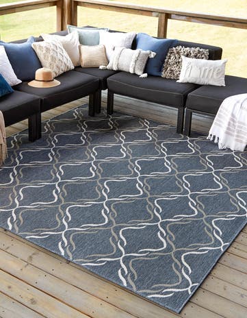 7' 10 x 7' 10 Easy-Clean Trellis Indoor / Outdoor Square Rug