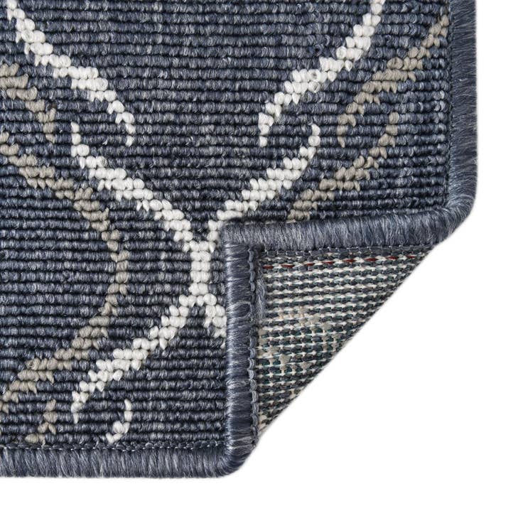 Detail image of 7' 10 x 7' 10 Easy-Clean Trellis Indoor / Outdoor Square Rug