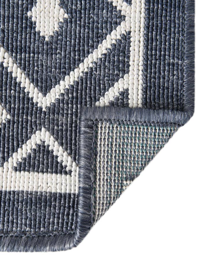 Detail image of 7' 10 x 7' 10 Easy-Clean Trellis Indoor / Outdoor Square Rug