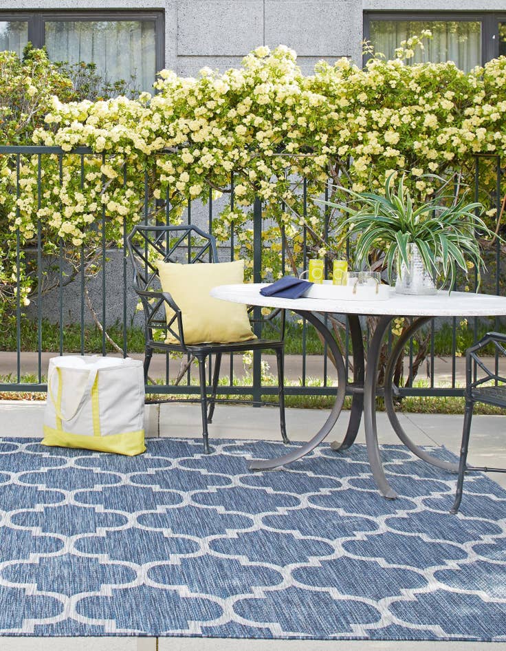 Detail image of 7' 10 x 7' 10  Washable Trellis Indoor / Outdoor Square Rug