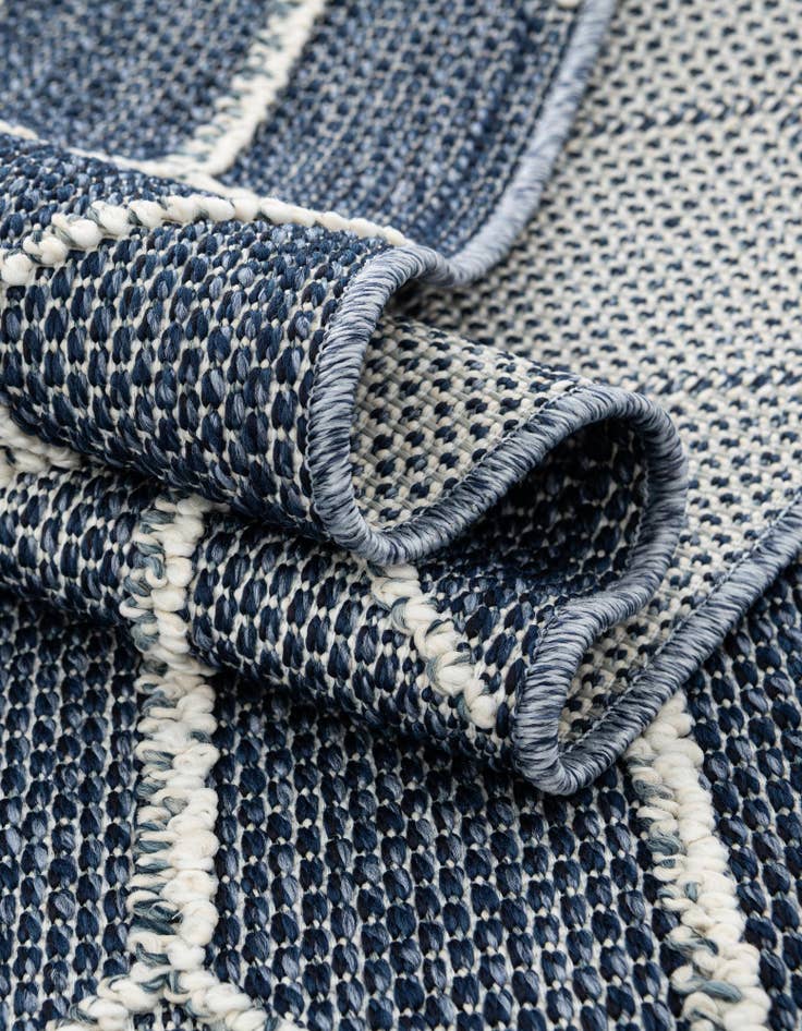 Detail image of 7' 10 x 7' 10  Washable Trellis Indoor / Outdoor Square Rug