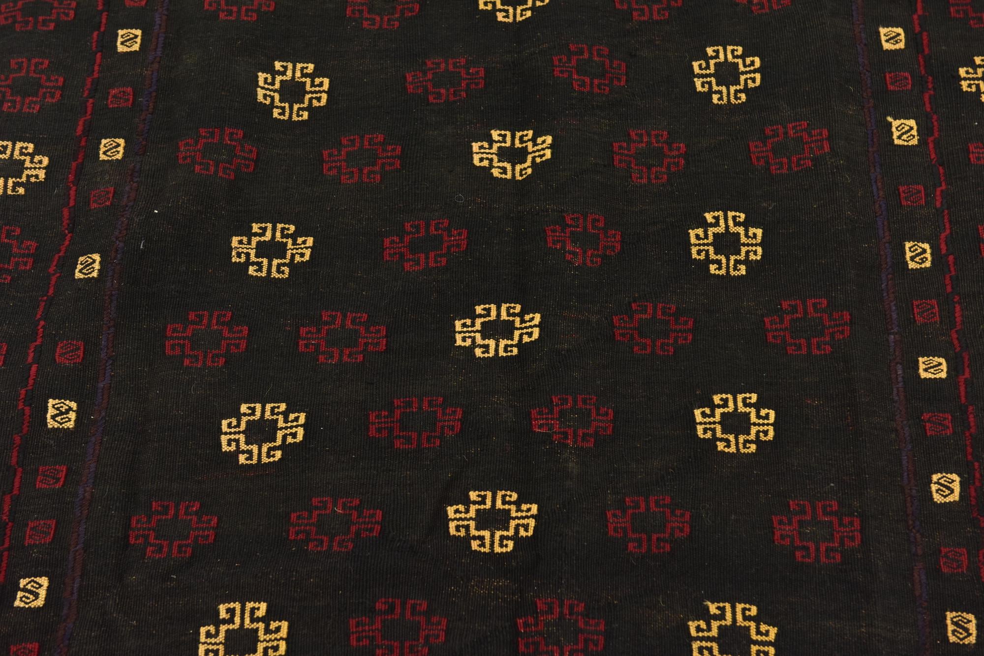 3' 10 x 4' Hand Knotted Sumak Wool Square Rug