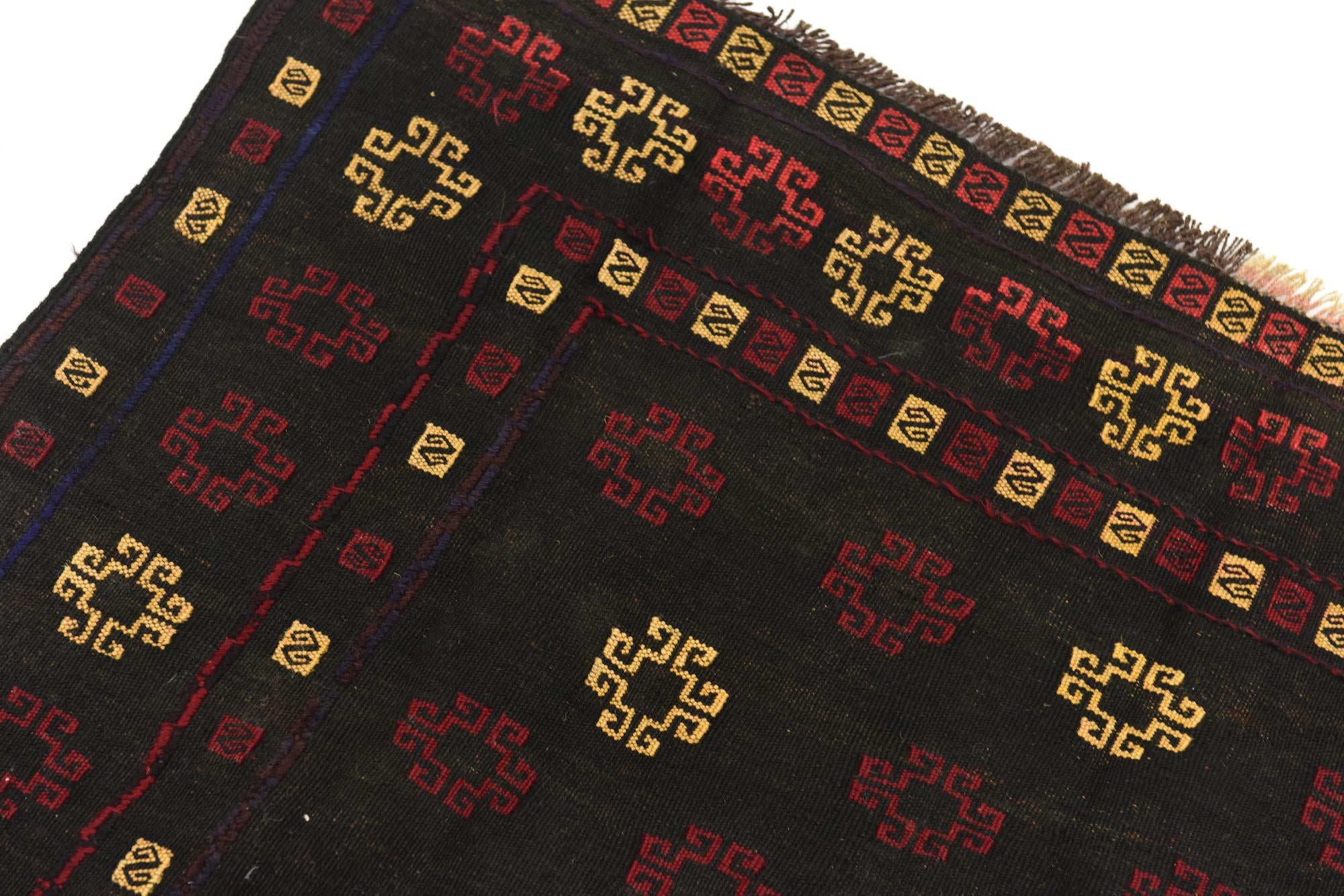 3' 10 x 4' Hand Knotted Sumak Wool Square Rug