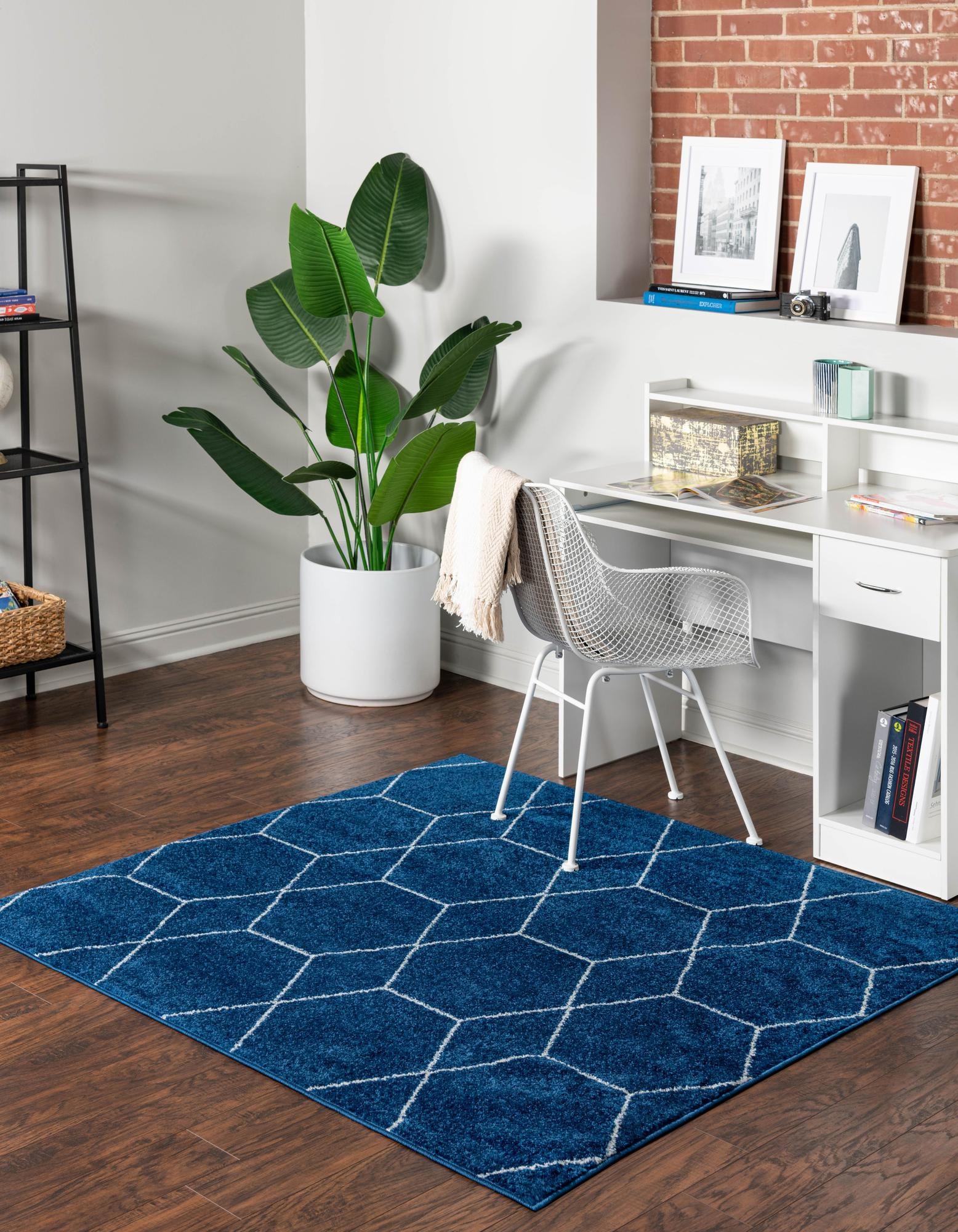 5' 3 x 5' 3 Trellis Frieze Square Rug
