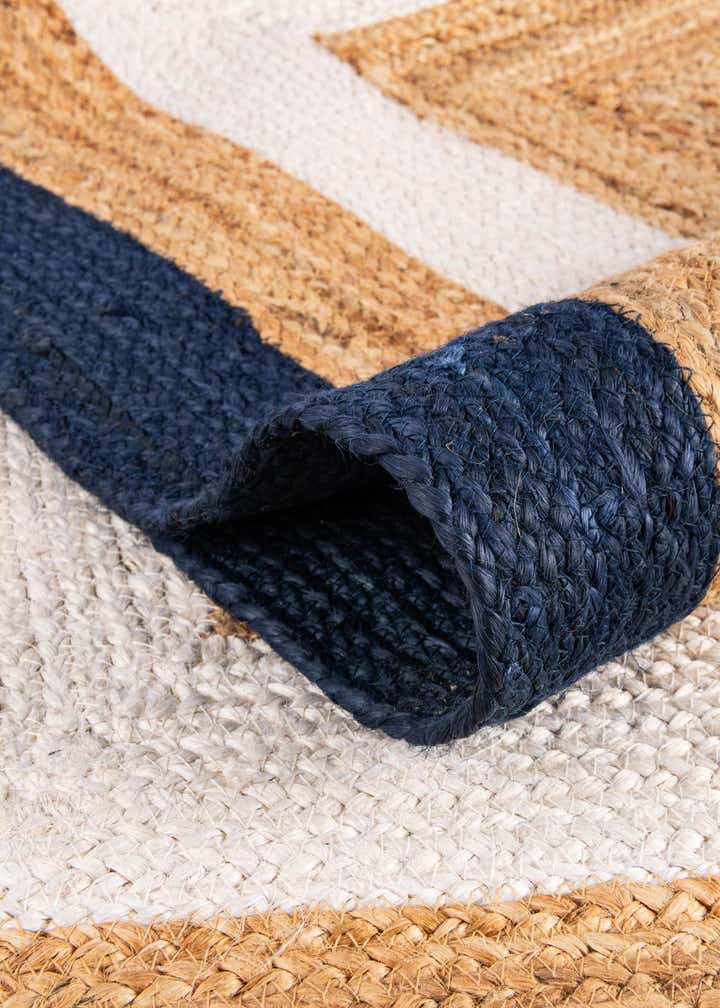 6' 1 x 6' 1 Handmade Braided Jute Round Rug