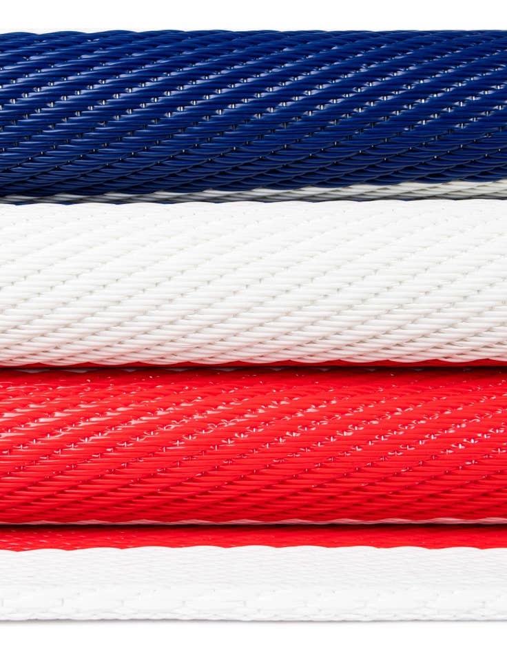 Detail image of 4' x 6' Easy-Clean Vista Breeze Indoor / Outdoor Rug