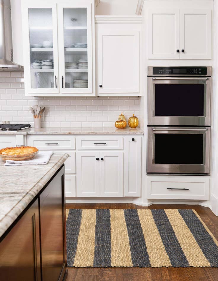 Detail image of 2' 7 x 10'  Hand Braided Jute Runner Rug