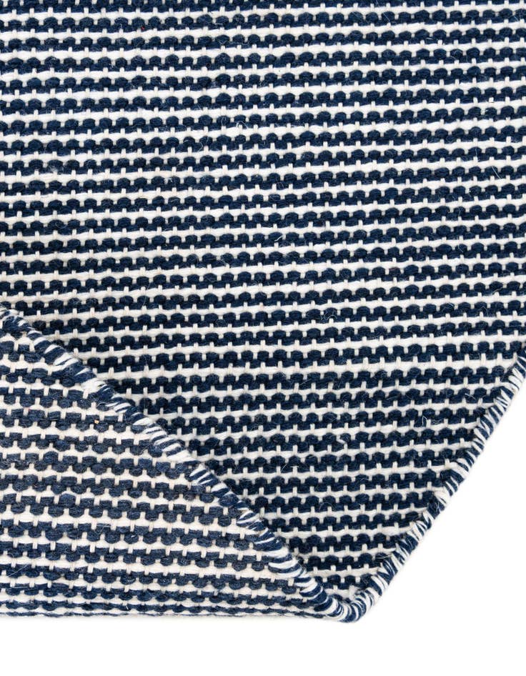 Detail image of 10' x 10'  Washable Jill Zarin Palm Springs Indoor / Outdoor Round Rug