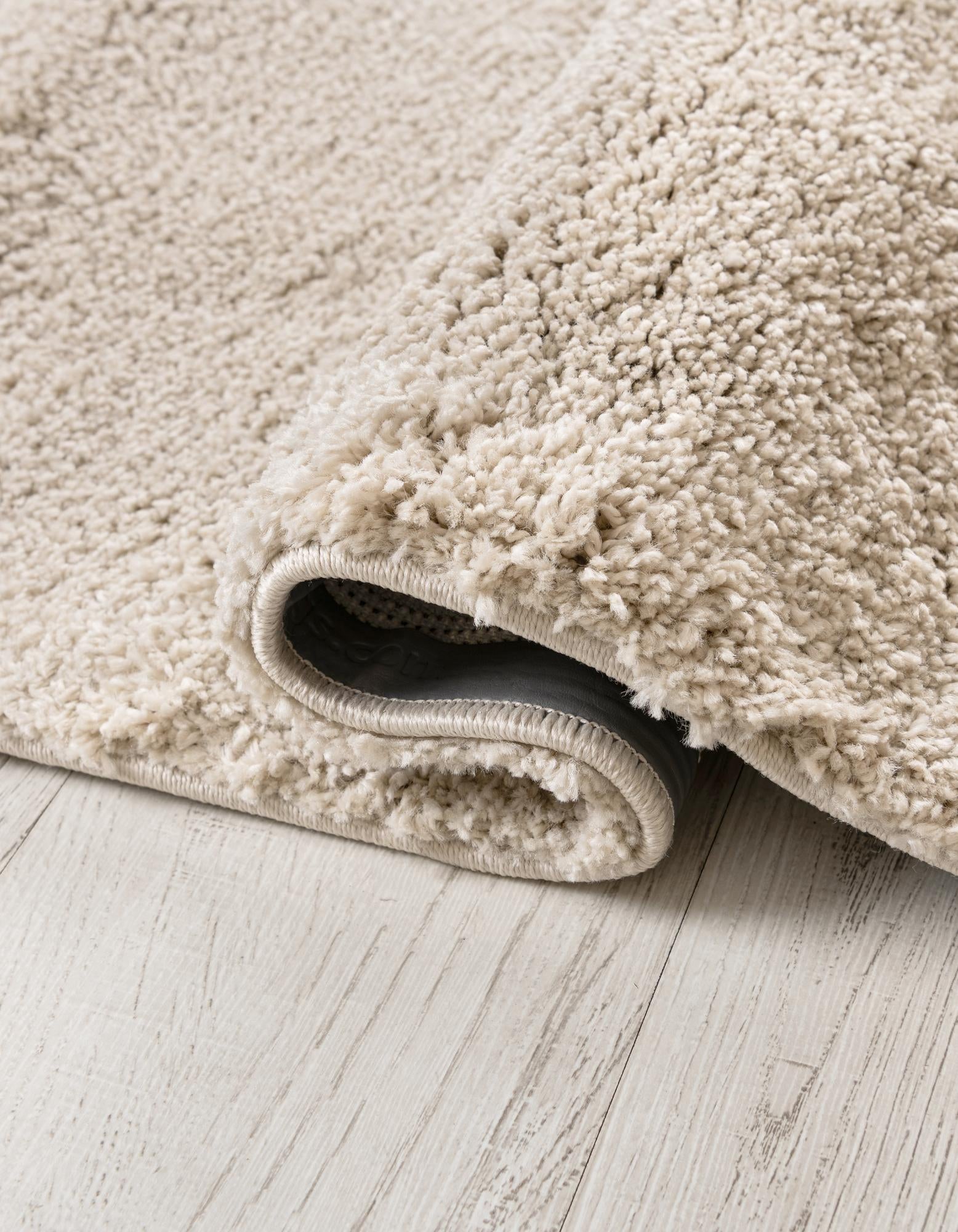 4' 1 x 6' 1 Soft Solid Shag Oval Rug