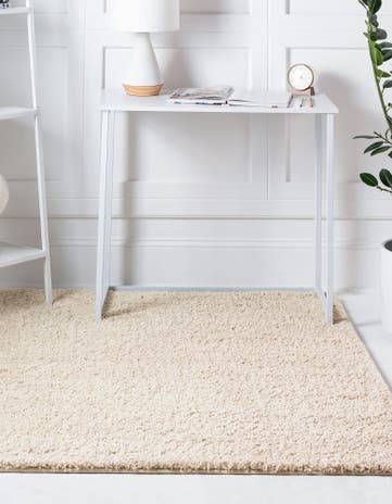 7' 10 x 7' 10 Soft Solid Shag Square Rug
