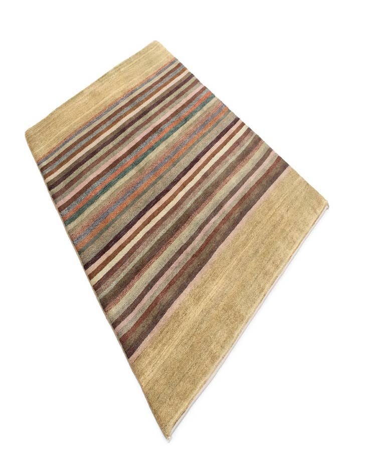 Detail image of 4' 1 x 5' 9 Aatish Wool Rug