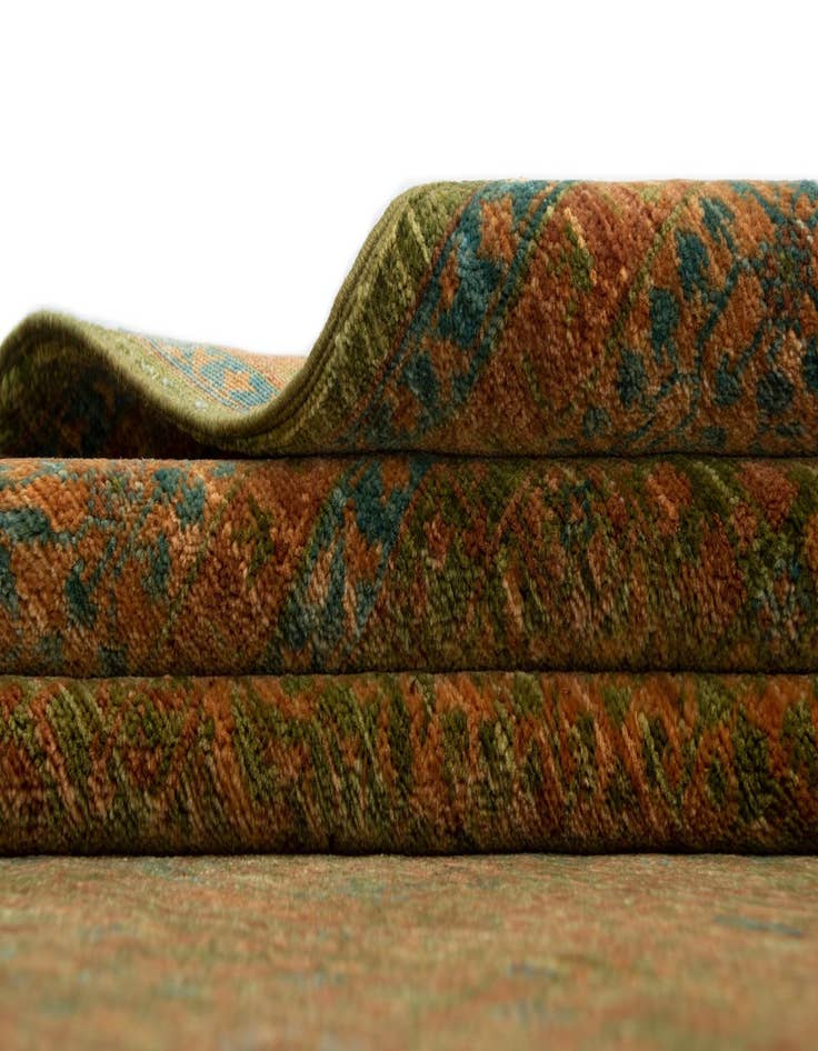 Detail image of 4' 11 x 6' 6 Amina Rug