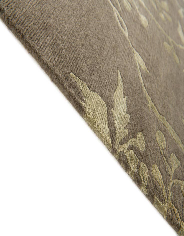 Detail image of 5' 8 x 8'  Hand Knotted Darya Rug