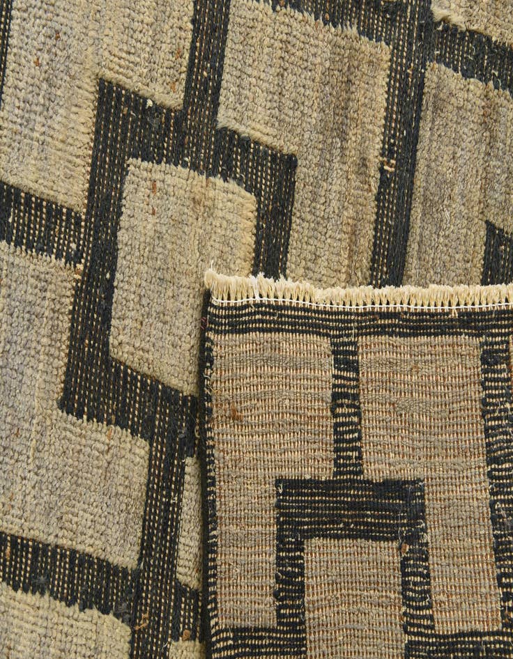 Detail image of 6' 2 x 8' 8 Hand Knotted Darya Wool Rug