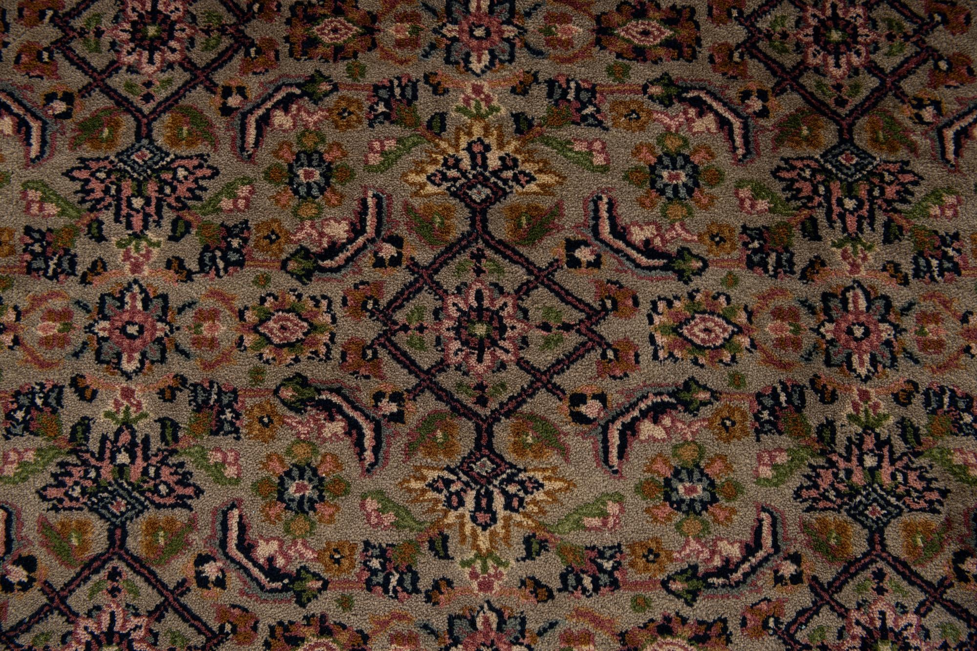 6' 7 x 9' 10 Hand Knotted Farahan Wool Rug