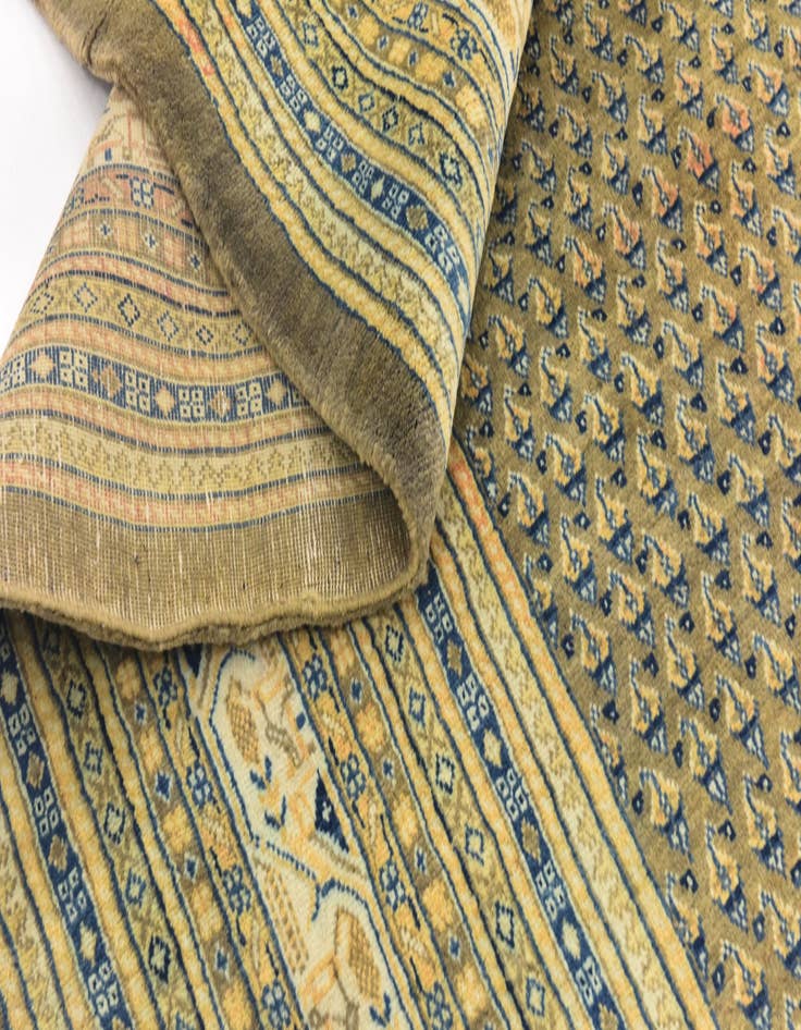 Detail image of 10' 5 x 14' 3 Hand Knotted Farahan Persian Wool Rug