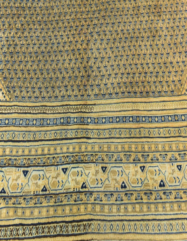 Detail image of 10' 5 x 14' 3 Hand Knotted Farahan Persian Wool Rug