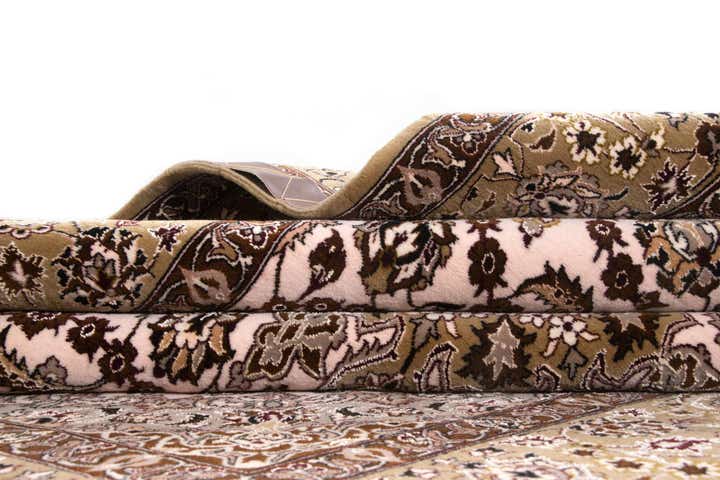 3' 6 x 5' 9 Isfahan Rug