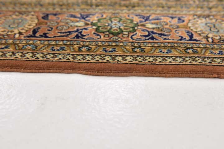 4' 7 x 6' 9 Hand Knotted Kashmir Oriental Wool Rug