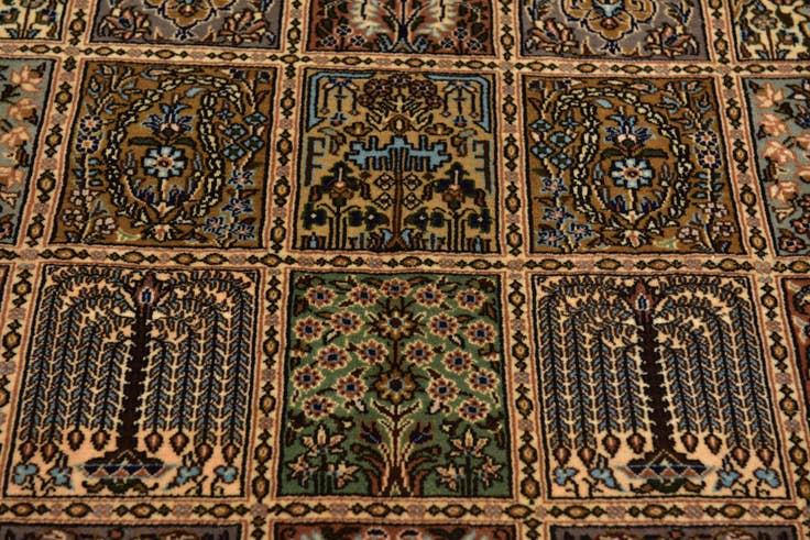 Detail image of 4' 7 x 6' 9 Hand Knotted Kashmir Oriental Wool Rug