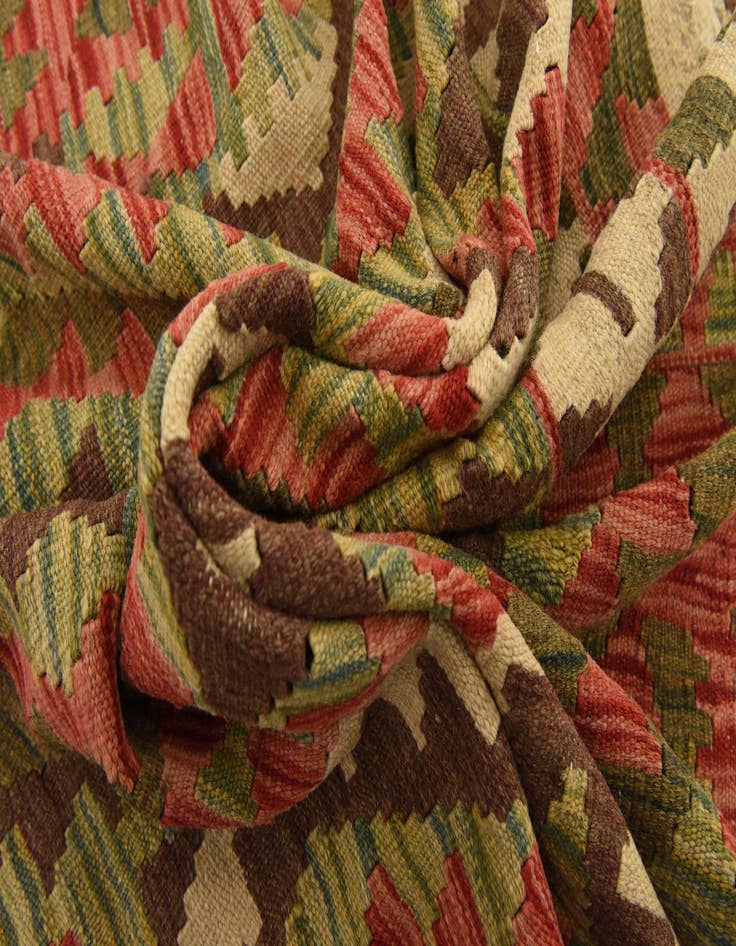 Detail image of 4' 4 x 6' 5  Hand Woven Kilim Maymana Wool Rug