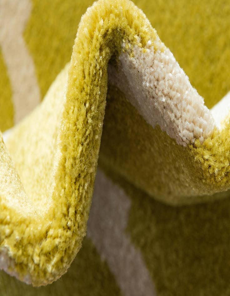 Detail image of 8' x 10' Lattice Rug