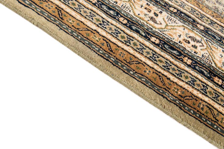 Detail image of 6' 7 x 9' 9 Hand Knotted Mir Wool Rug