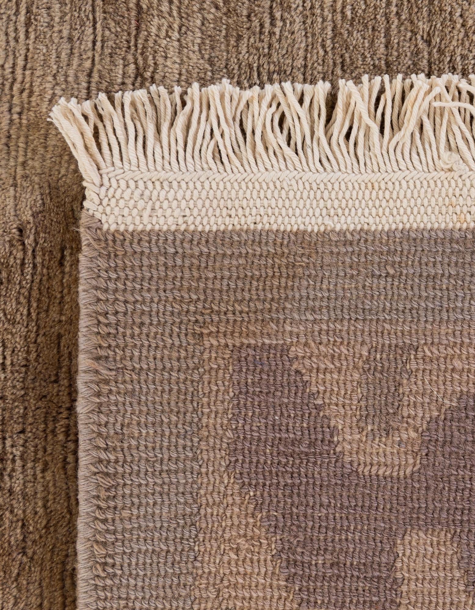 5' 5 x 7' 6 Hand Knotted Nepal Wool Rug