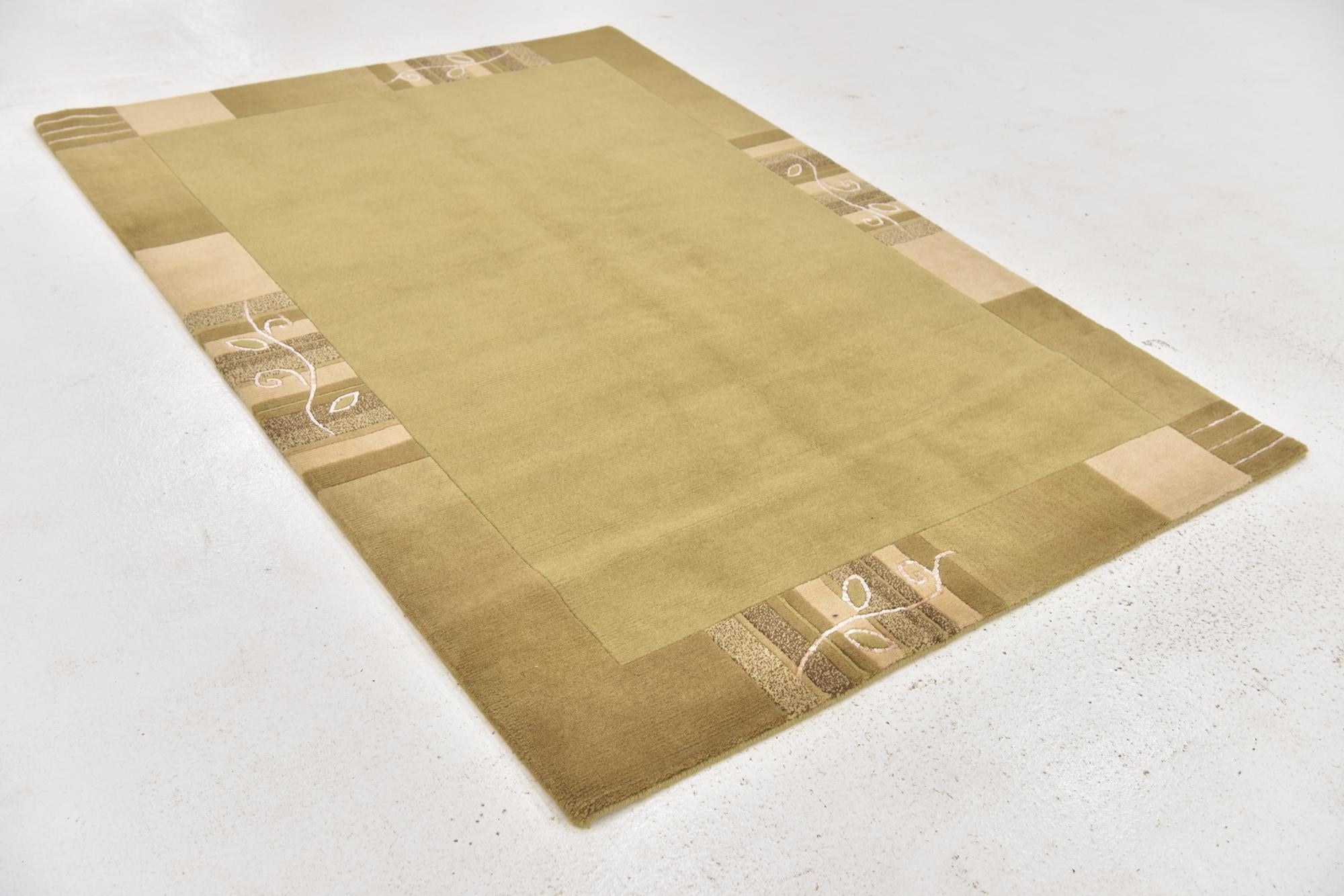 4' 8 x 6' 9 Hand Knotted Nepal Rug