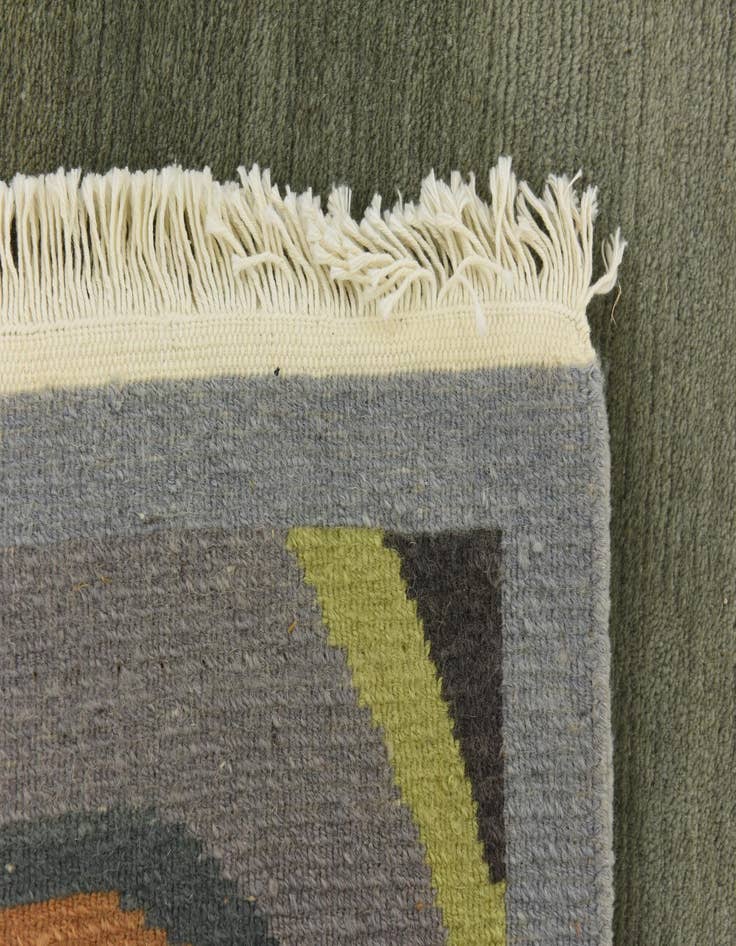 Detail image of 6' 8 x 9' 9 Hand Knotted Nepal Wool Rug