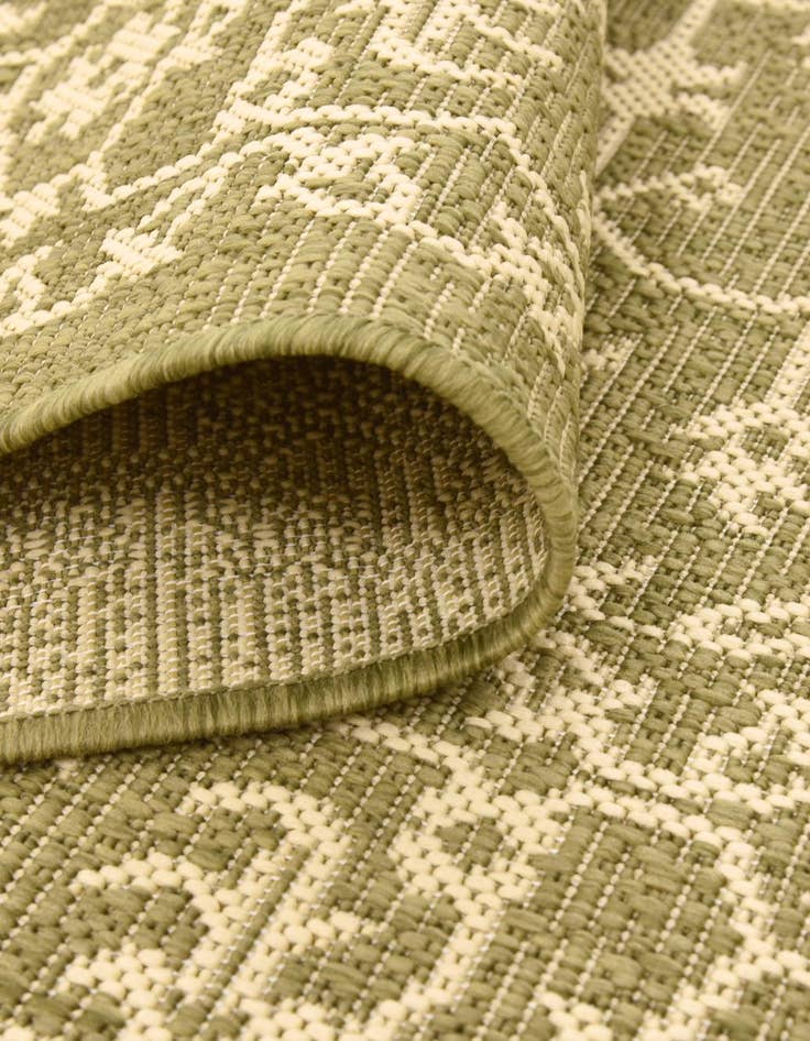 Detail image of 9' x 12'  Washable Botanical Indoor / Outdoor Rug