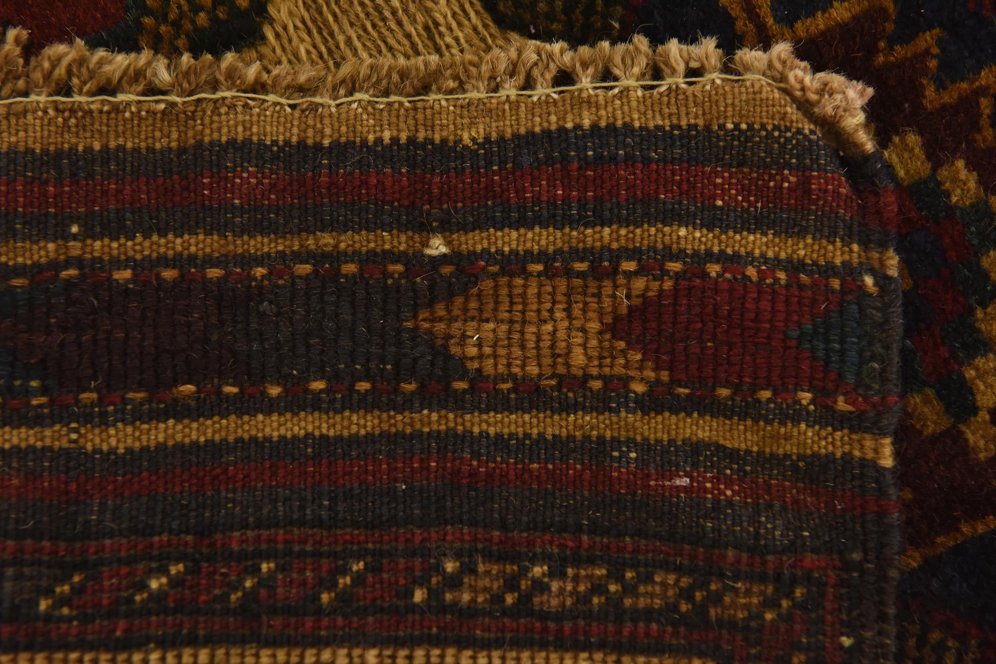 2' 8 x 4' 5 Hand Knotted Sumak Wool Rug
