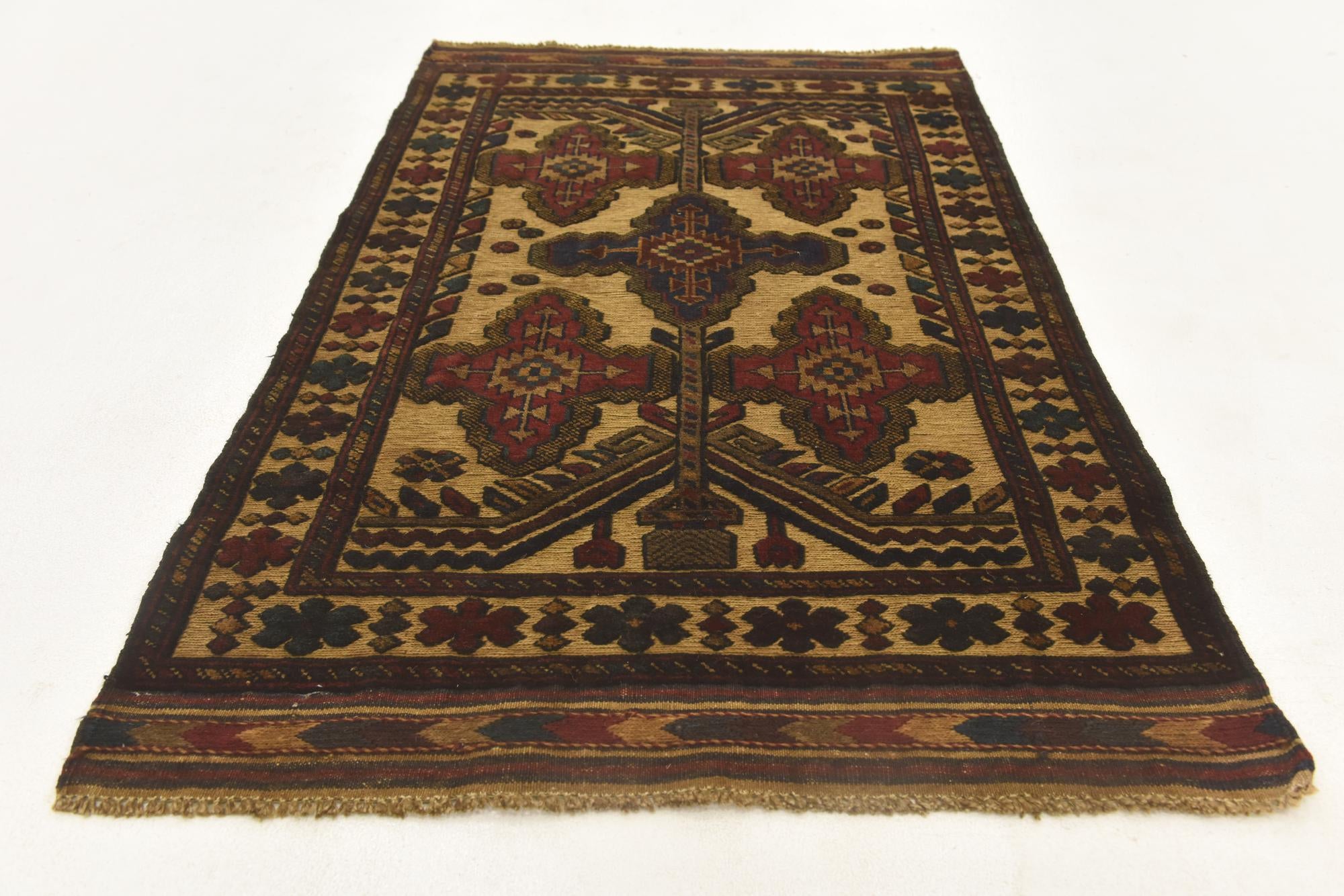 2' 8 x 4' 5 Hand Knotted Sumak Wool Rug