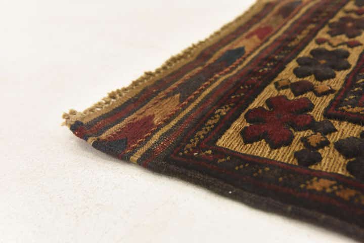 2' 8 x 4' 5 Hand Knotted Sumak Wool Rug