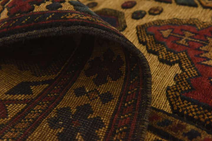2' 8 x 4' 5 Hand Knotted Sumak Wool Rug