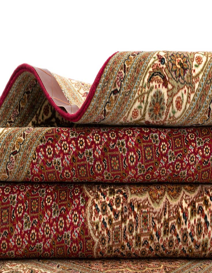Detail image of 5' x 6' 9 Tabriz Mahi Rug