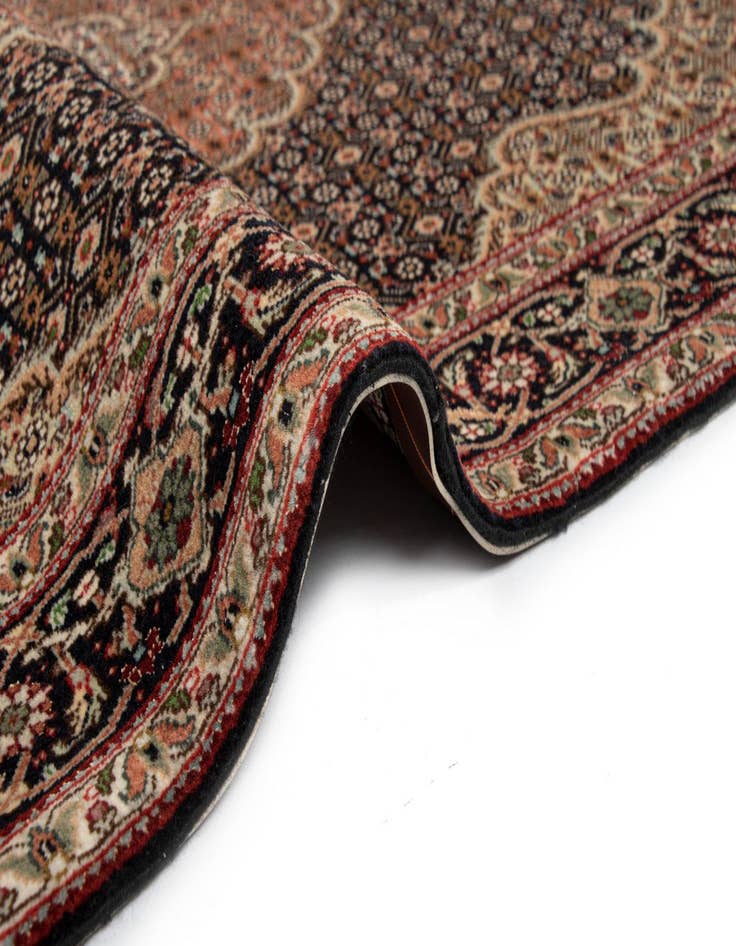 Detail image of 3' 4 x 4' 11 Tabriz Mahi Rug
