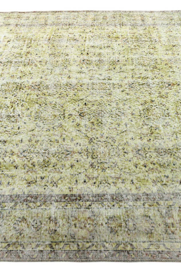 Detail image of 6' 11 x 9' 10 Ultra Vintage Wool Rug