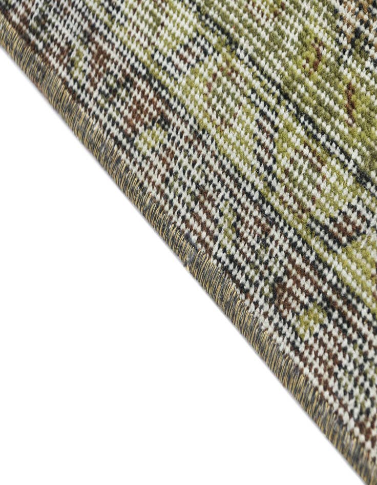 Detail image of 6' 11 x 9' 10 Ultra Vintage Wool Rug