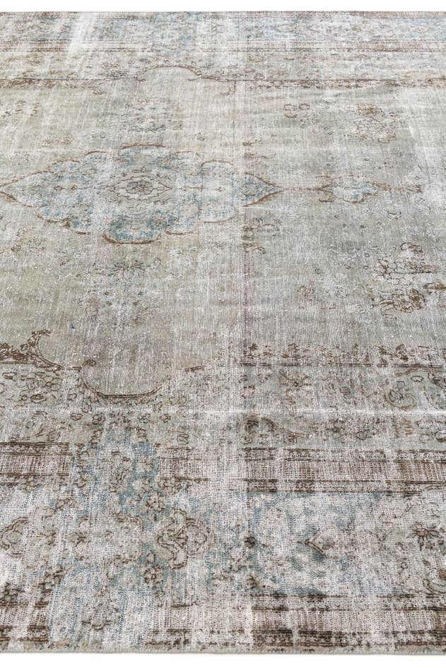 Detail image of 8' 7 x 13' 3 Hand Knotted Ultra Vintage Persian Wool Rug