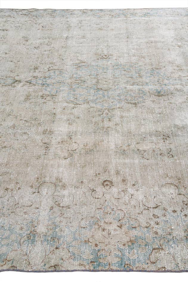 Detail image of 8' 9 x 12' Hand Knotted Ultra Vintage Persian Wool Rug