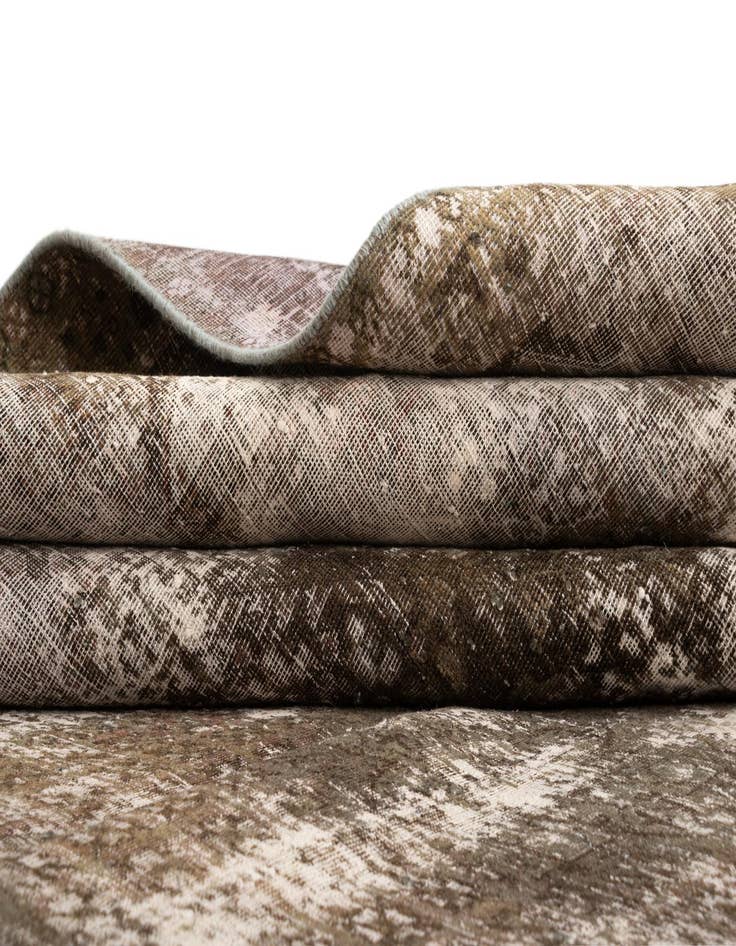 Detail image of 9' 2 x 13' 3 Vintage Royal Rug