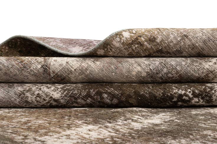 Detail image of 9' 2 x 13' 3 Vintage Royal Rug