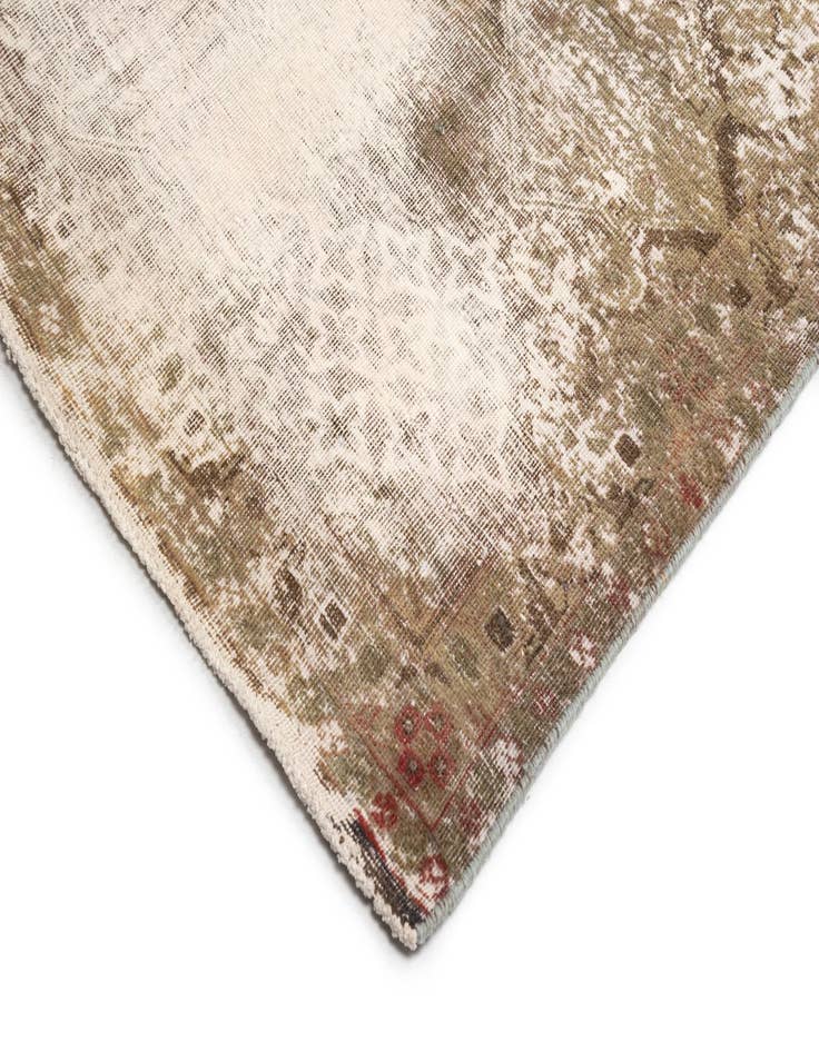 Detail image of 9' 2 x 13' 3 Vintage Royal Rug