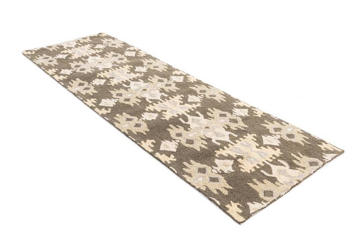 Detail image of 2' 7 x 8' Luna Runner Rug
