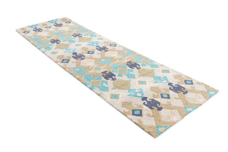 Detail image of 2' 7 x 8' 2 Luna Runner Rug