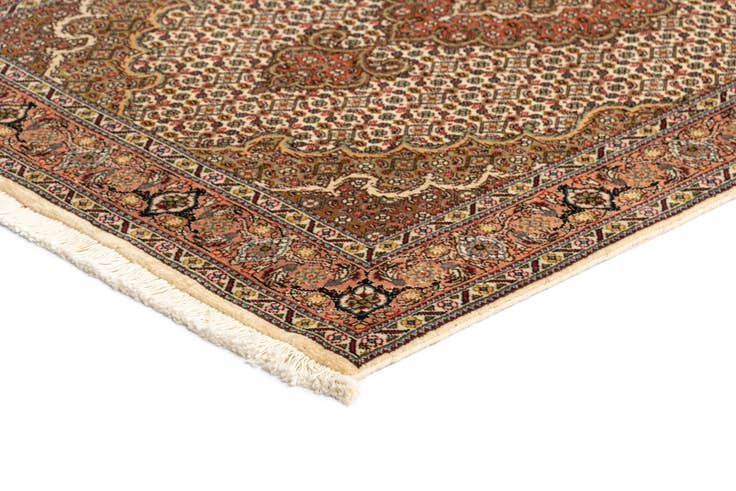 Detail image of 2' 8 x 10' Tabriz Mahi Wool Runner Rug